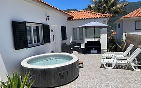 Casa Do Cantinho Do Muro